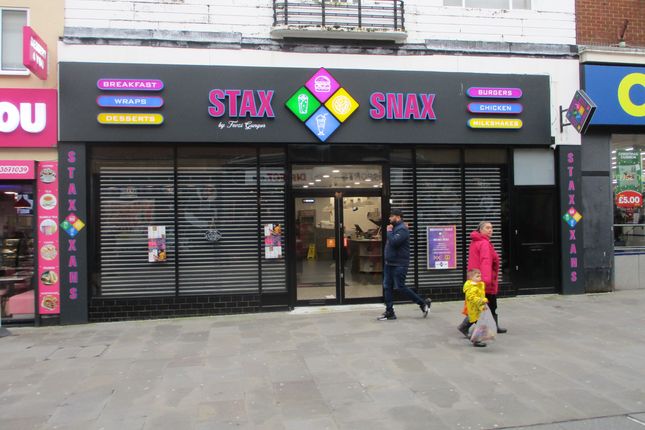 Retail premises to let in Regent Street, Swindon
