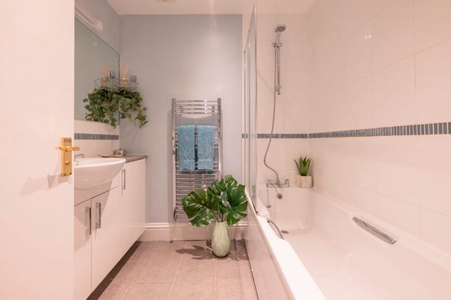 Principal Bathroom