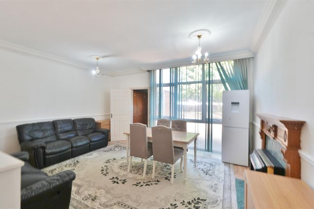 9, Kingswood House, Farnham Road, Slough photo 3