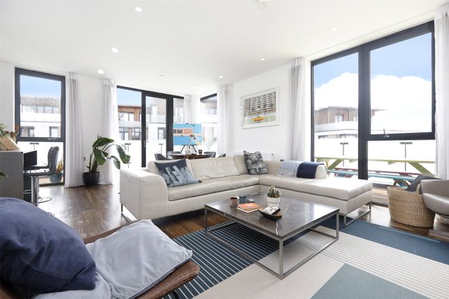 Flat for sale in Sitka House, 20 Quebec Way, London