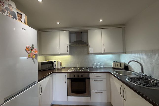 Apartment 18, 7, Waterloo Road, Stalybridge photo 3