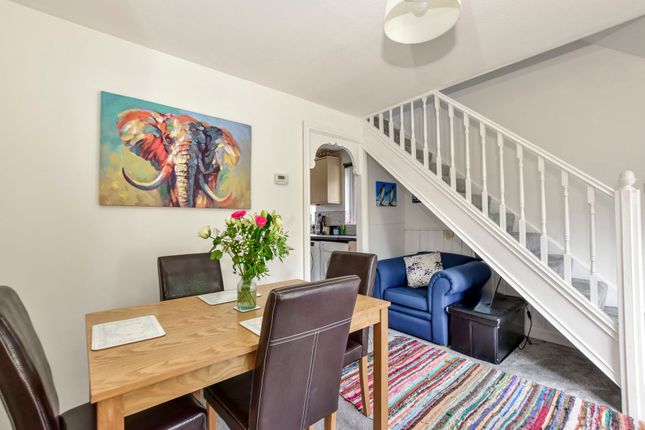 76 Roman Gardens, Kings Langley photo 5