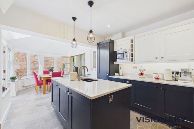 2 Pingle Lane, Burntwood photo 3