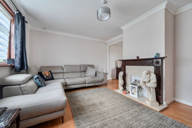 58, Lindal Crescent, Enfield photo 4