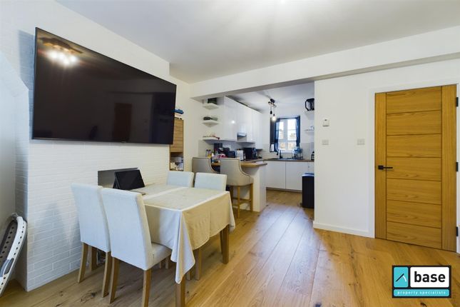 Flat to rent in Arden House, Arden Estate, London