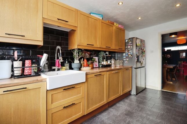 6, Cedar Way, Bristol photo 3