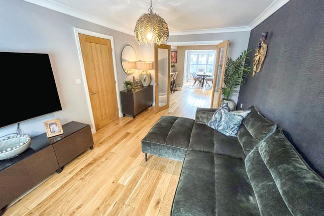 14, Telford Rise, Chirk photo 3