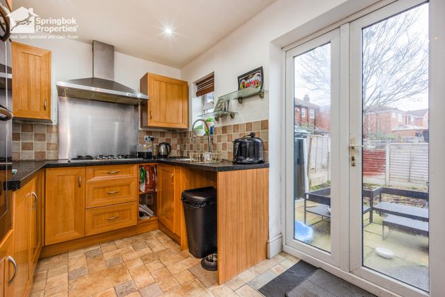 17, Warrington Road, Manchester photo 4