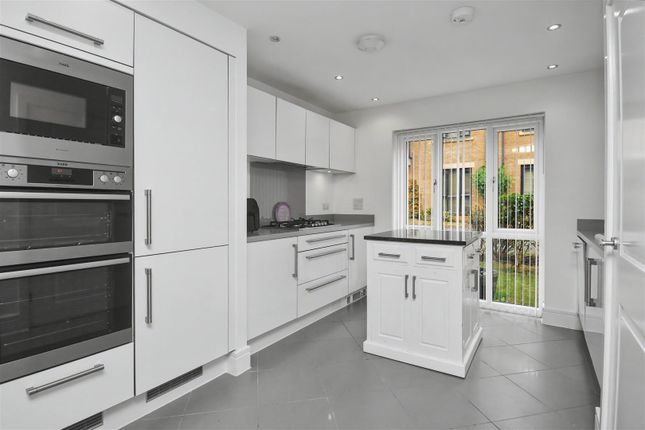 87, Kesteven Way, Corby photo 2