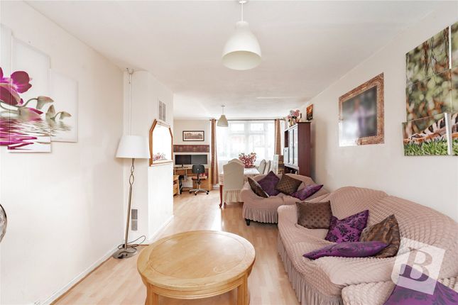 56, Wellington Drive, Dagenham photo 4