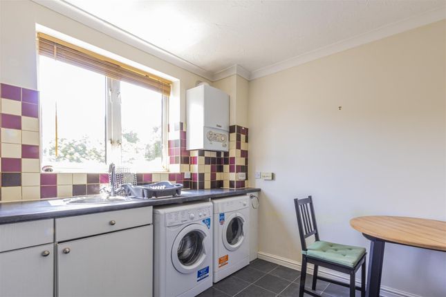 Flat to rent in Halliard Court, Barquentine Place, Cardiff