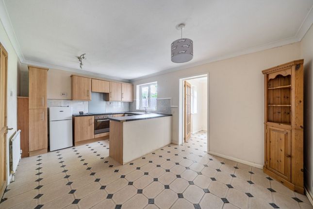 3 Pinchmill Way, Bedford photo 2