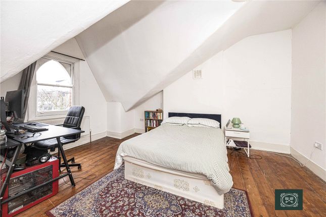33 B, Fairbridge Road, London photo 3