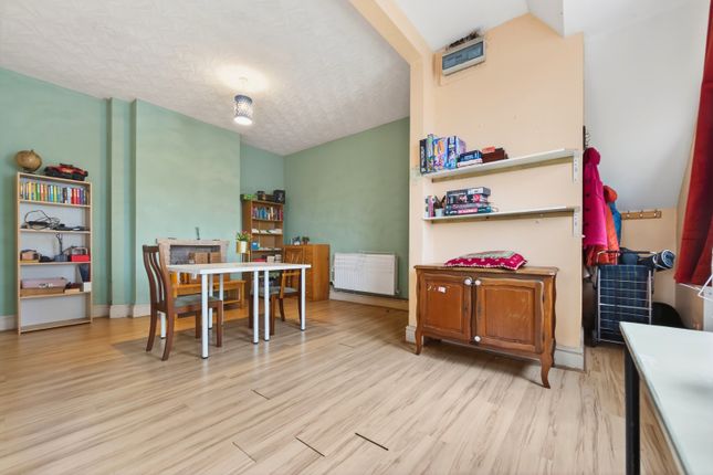 609 Newport Road, Rumney, South Glamorgan photo 4