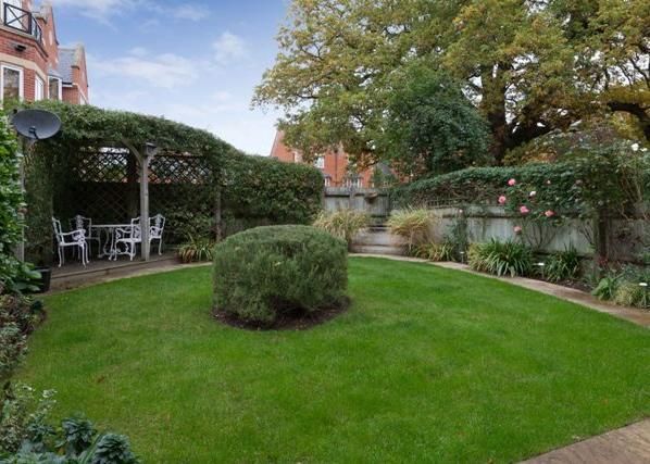 3, Longbourn, Berkshire photo 4