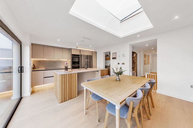 25 Nightingale Way, Royston photo 2