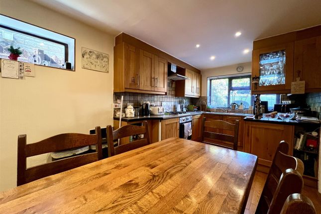 5, Crownest Lane, Bingley photo 3