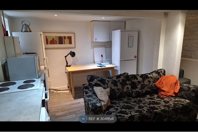 Beechwood View, Burley, Leeds photo 5