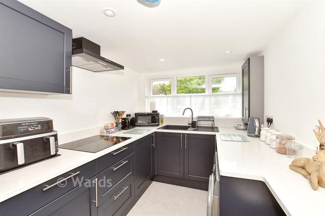 64, Knaves Acre, Headcorn photo 3