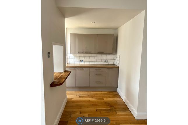 Dixon Road, South Norwood, London photo 4