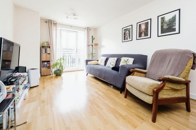 Thumbnail Flat for sale in Granite Apartments, 39 Windmill Lane, London