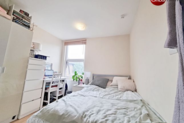 3 Balfour Road, London photo 3