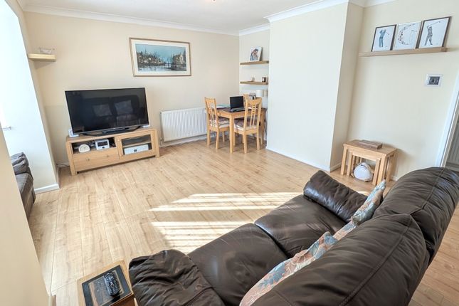 68 Beverley Court, Cedar Drive, Sunningdale photo 3