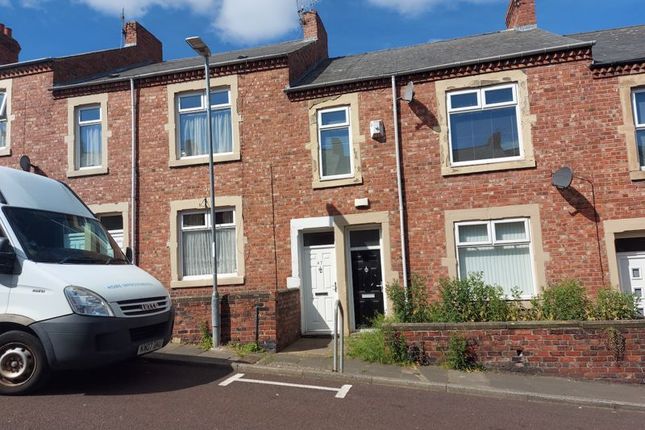 3 bed flat for sale in Napier Road, Swalwell, Newcastle Upon Tyne NE16