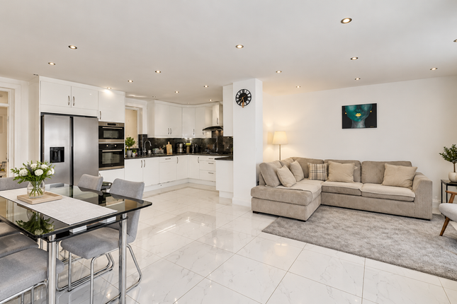 Muirfield Road, Watford photo 4