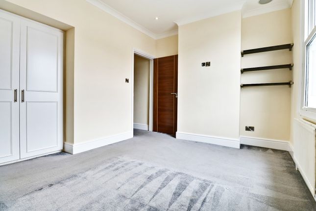Terraced house to rent in Havelock Road, Bromley
