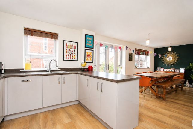 6, Haybob Road, Thornbury photo 3