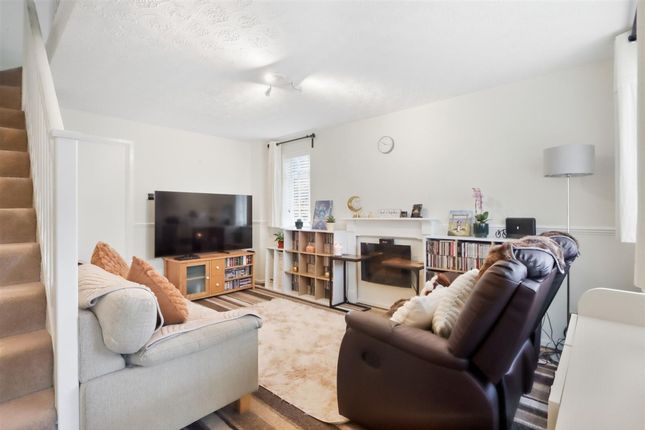2 Markham Rise, Chesterfield photo 2