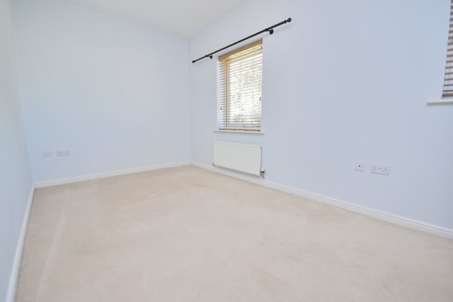 32, Berrywood Close, Northampton photo 4