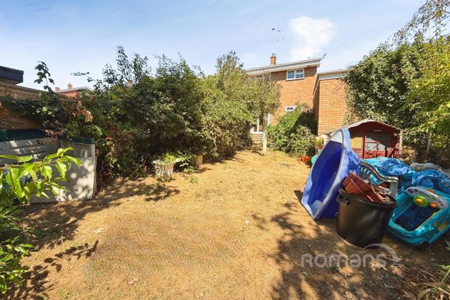 73, Pennine Way, Hampshire photo 3