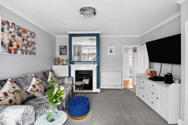 25, Weldon Way, Redhill photo 2