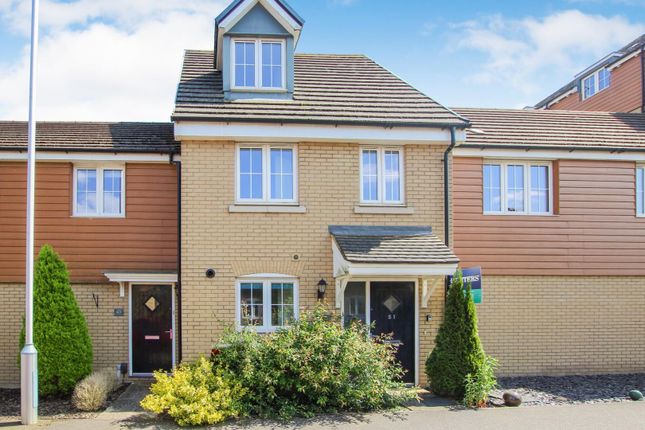 Town house for sale in Theedway, Leighton Buzzard