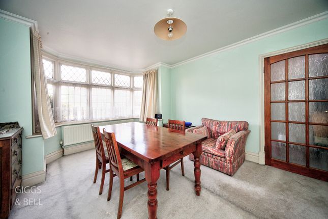 64, Marston Gardens, Luton photo 4