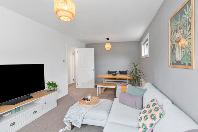 3, 29, Howden Hall Court, Edinburgh photo 4