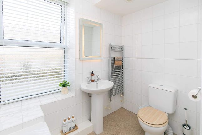 Flat for sale in 2 Eskdale Apartments, Queens Drive West, Ramsey
