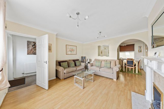 6 Hillside Avenue, Newton-Le-Willows photo 2