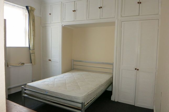 Flat to rent in Ewell Road, Surbiton