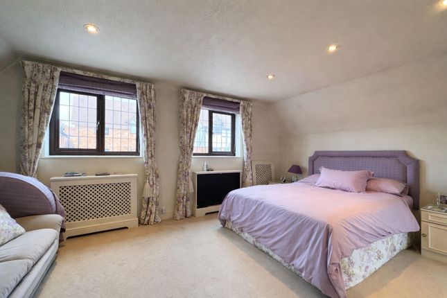 11, Priory Field Drive, Edgware photo 4