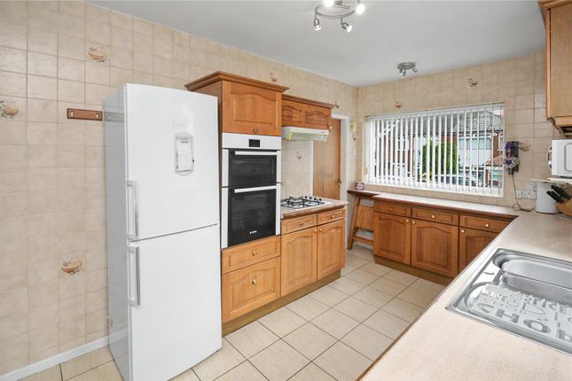 19, Staithe Avenue, West Yorkshire photo 3