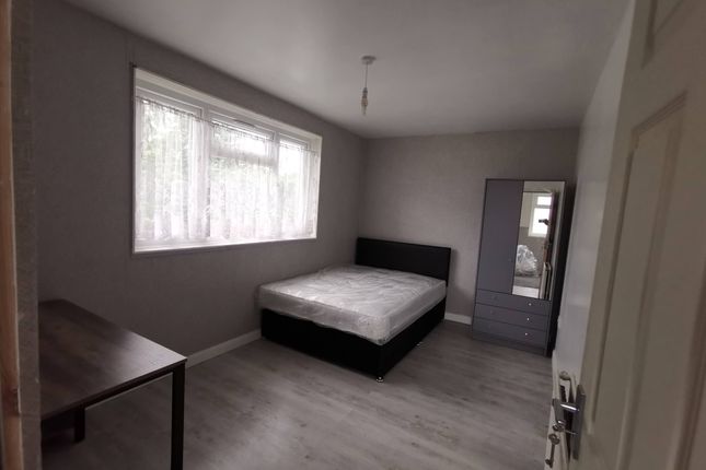 Property to rent in Hayton Green, Coventry