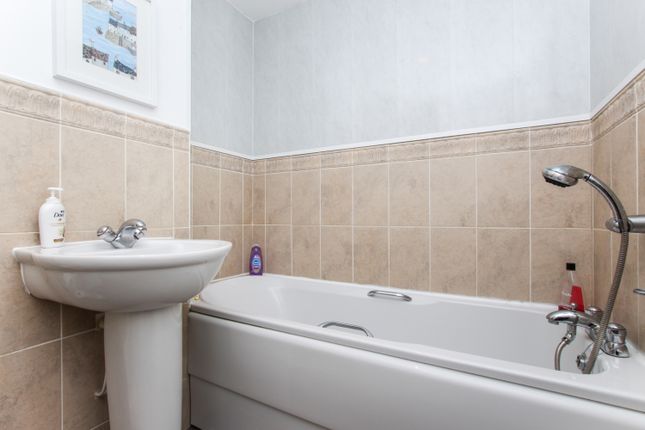 28, Marius Crescent, Peterborough photo 4