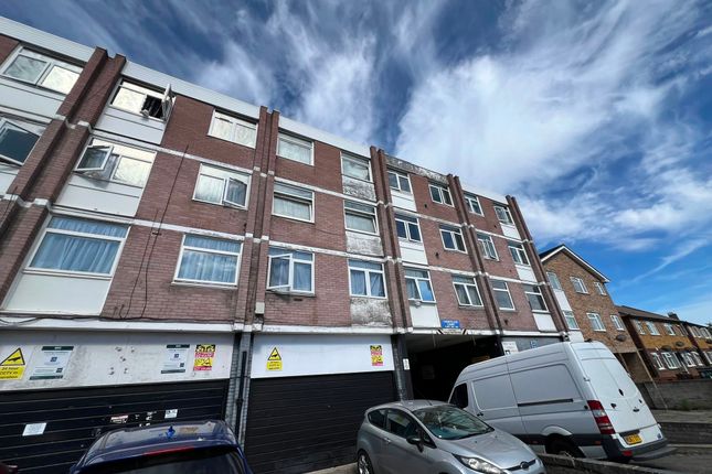 2-bed flat on 212 Chancellor Court, Bensham Manor Road, Thornton Heath, £190,000