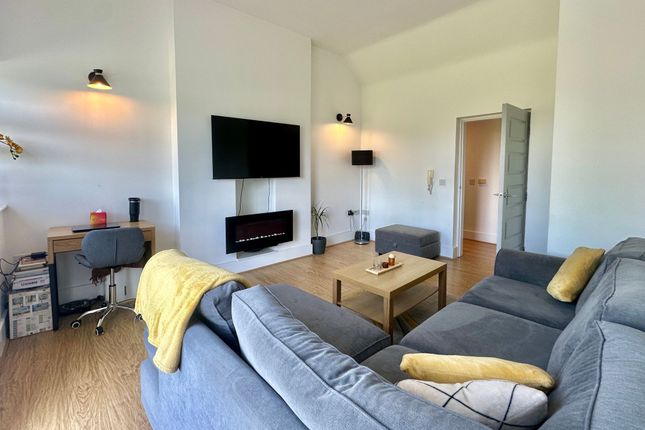 Flat 11, Outwood House Griffin Farm Drive, Cheadle photo 4