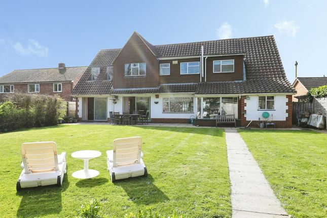 1, Mountford Close, Warwick photo 3