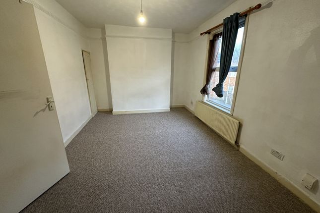 64, Hastings Street, Luton photo 2
