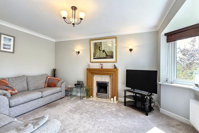 22 Hawthorne Drive, Coalville photo 3